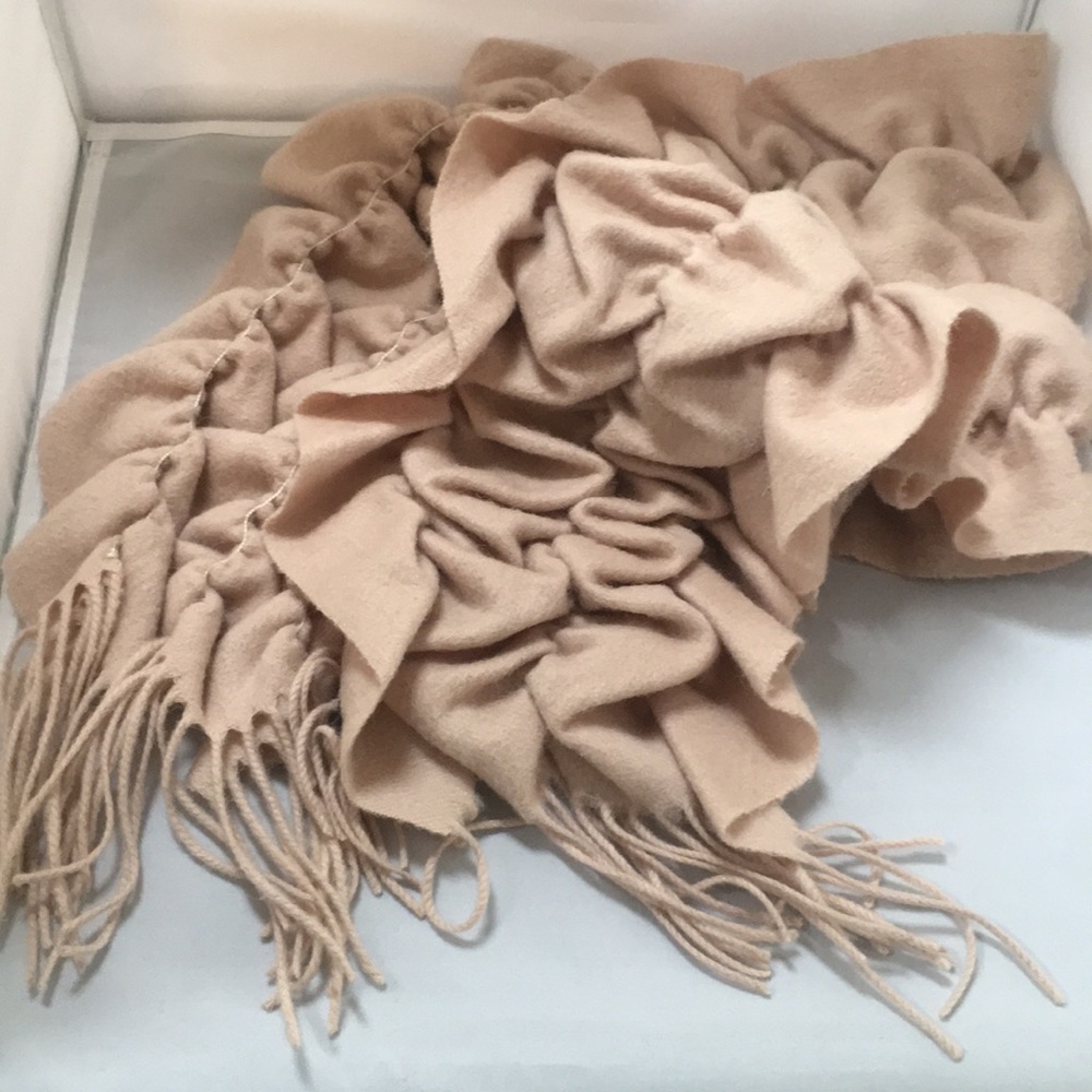 Chic SAYAMI Scarf 🧣 100% Wool